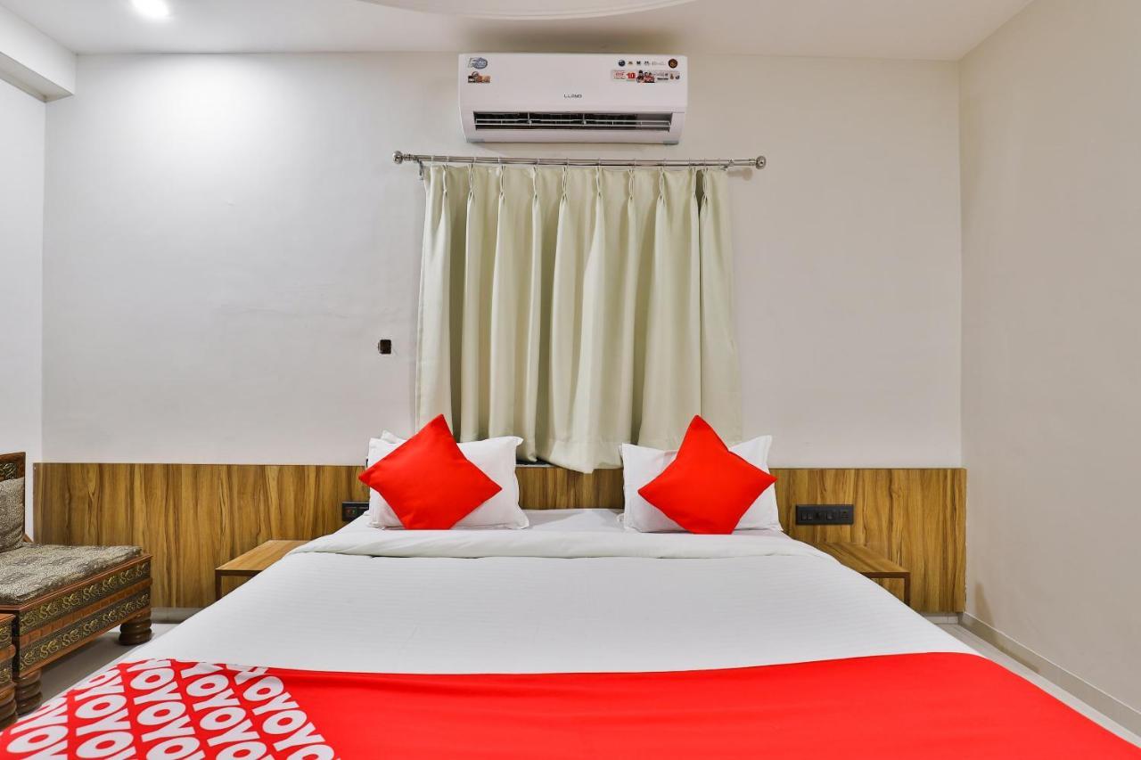 Oyo 23540 Hotel Suryakant Rádžkót Exteriér fotografie