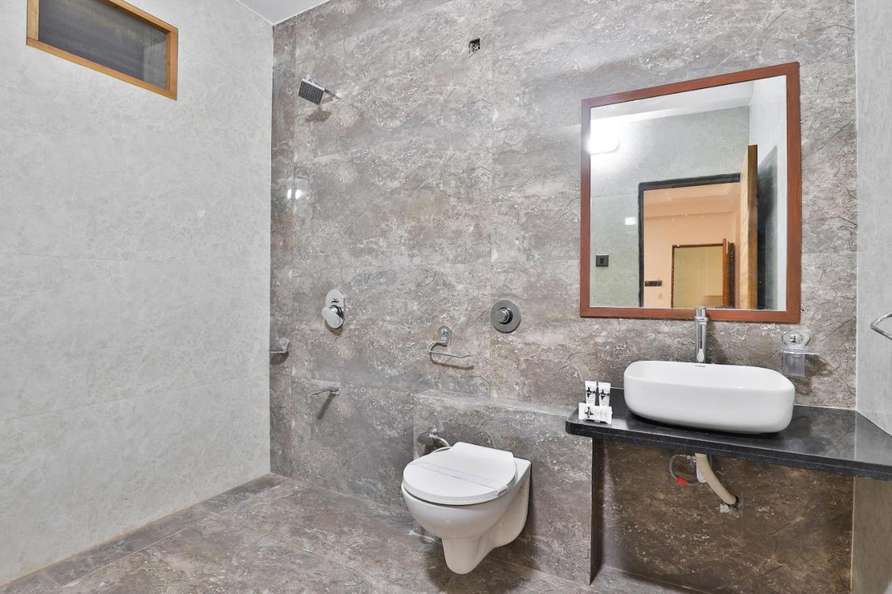 Oyo 23540 Hotel Suryakant Rádžkót Exteriér fotografie