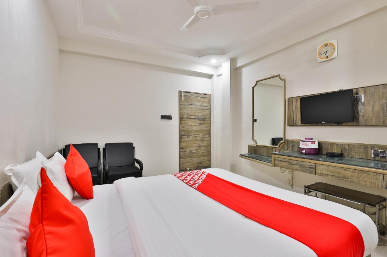 Oyo 23540 Hotel Suryakant Rádžkót Exteriér fotografie
