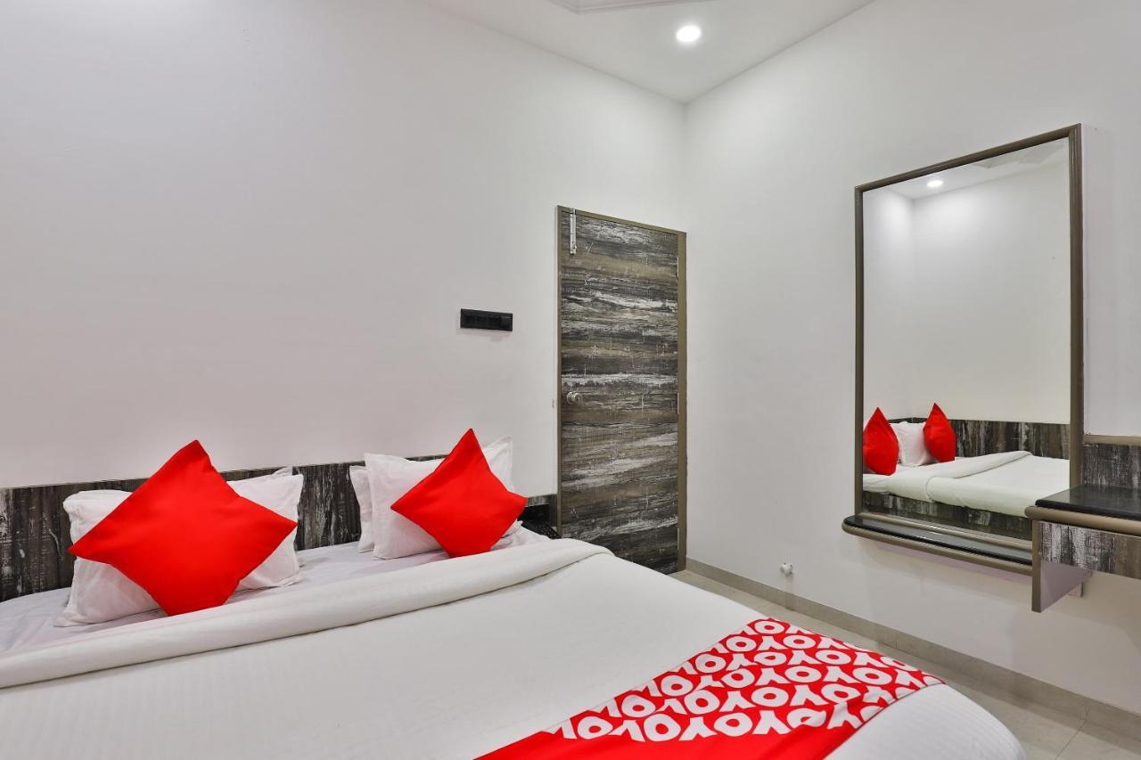 Oyo 23540 Hotel Suryakant Rádžkót Exteriér fotografie