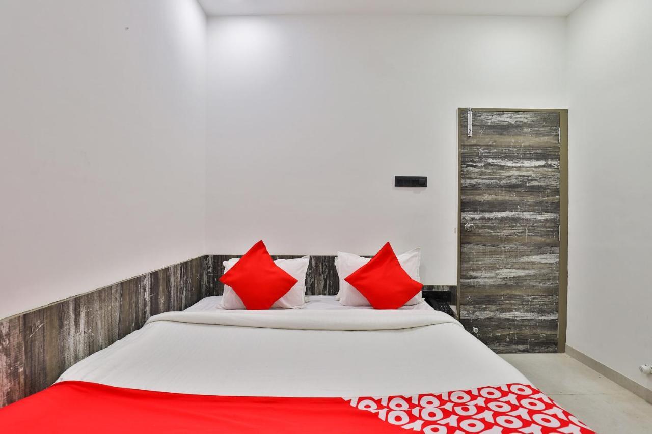 Oyo 23540 Hotel Suryakant Rádžkót Exteriér fotografie